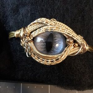 CAT EYE BANGLE PERRRRRFECT